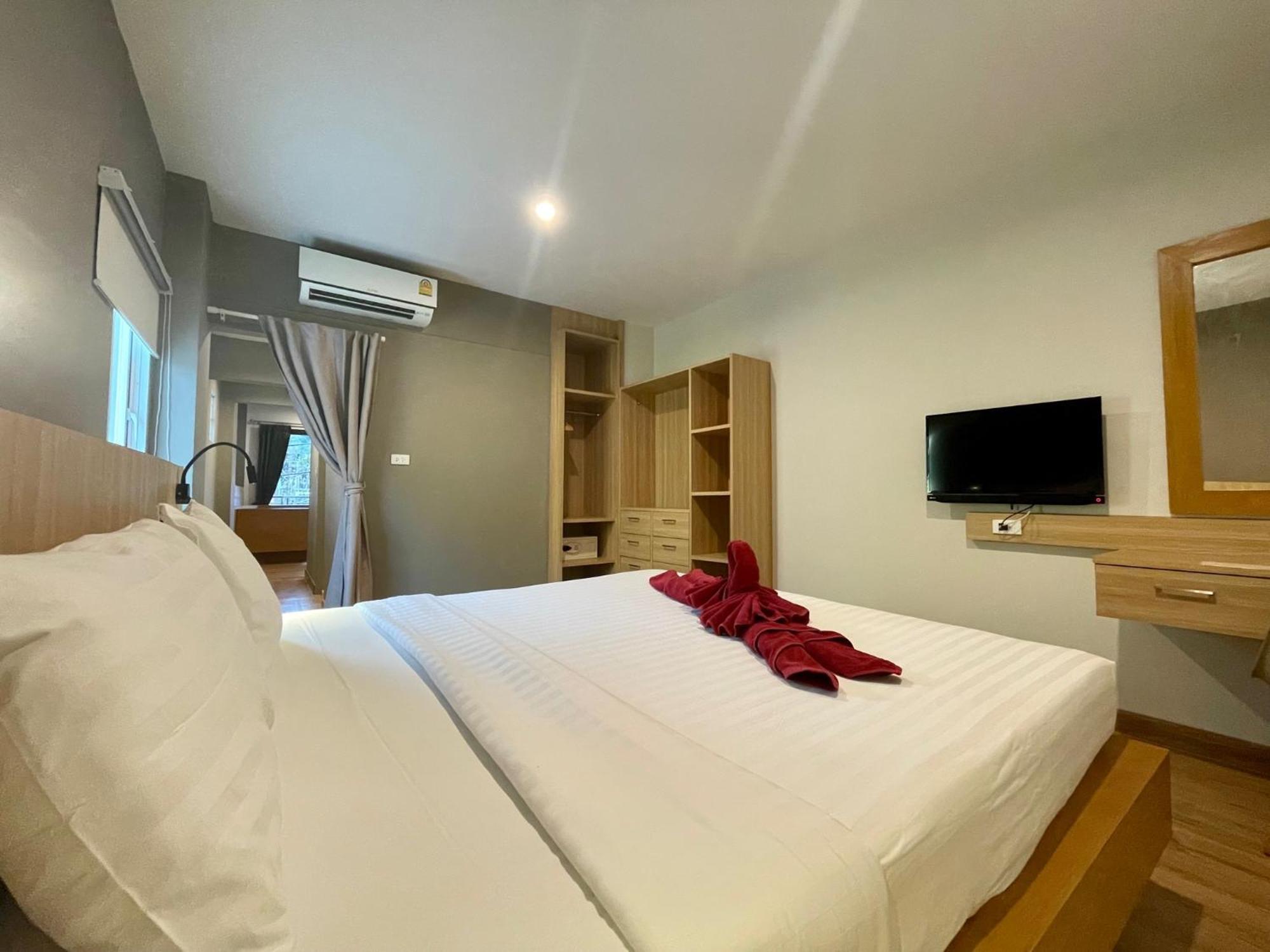 Room Actually Service Apartment Karon Eksteriør bilde
